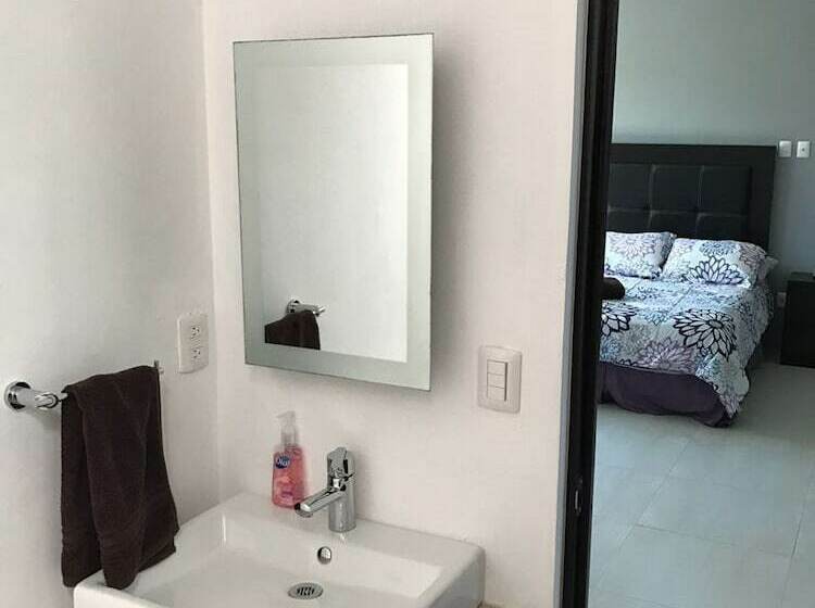 اتاق لوکس, Hostal Urbano