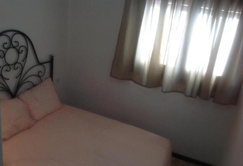 اتاق پایه با سرویس بهداشتی مشترک, Habitaciones Baobab