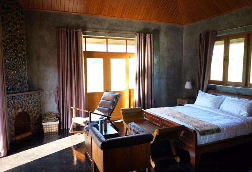 اتاق لوکس با تخت بزرگ, The Wes Village, Incl Free Breakfast & 100 Thb Food Gift