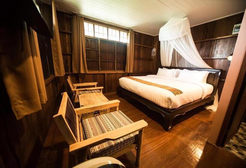 اتاق استاندارد با تخت بزرگ, The Wes Village, Incl Free Breakfast & 100 Thb Food Gift