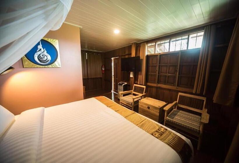 اتاق استاندارد با تخت بزرگ, The Wes Village, Incl Free Breakfast & 100 Thb Food Gift