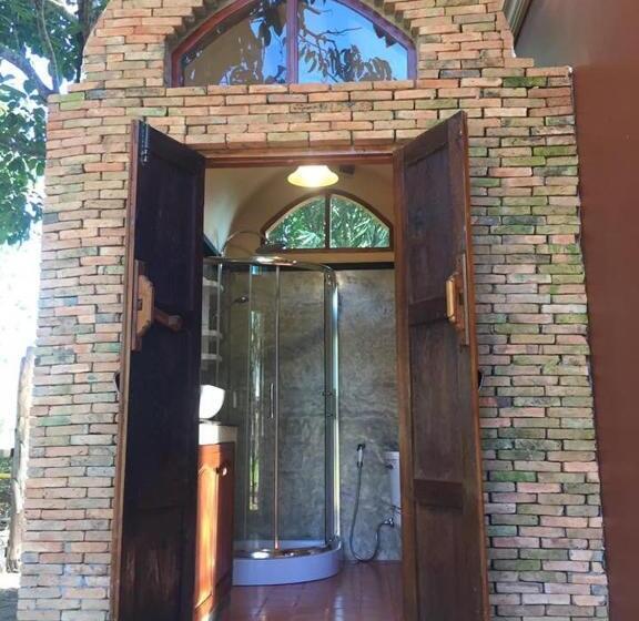 اتاق لوکس با تخت بزرگ, The Wes Village, Incl Free Breakfast & 100 Thb Food Gift
