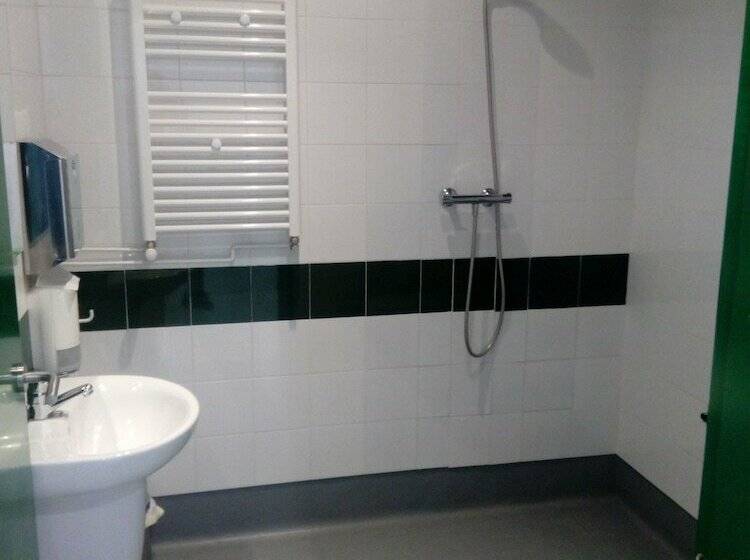 ルームシェアのワンベッド, Hostel De Las Facultades