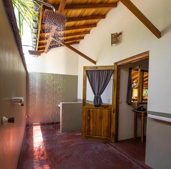 Family bungalow with pool view, Babar Point