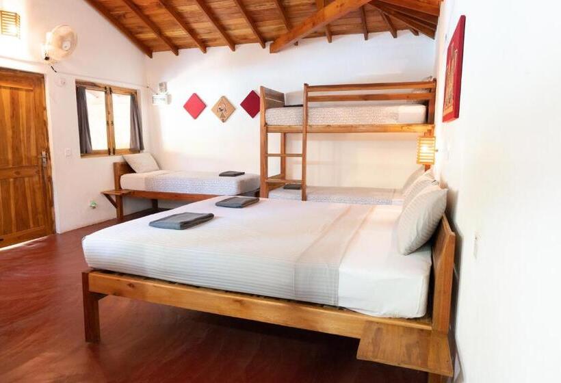 Family bungalow with pool view, Babar Point
