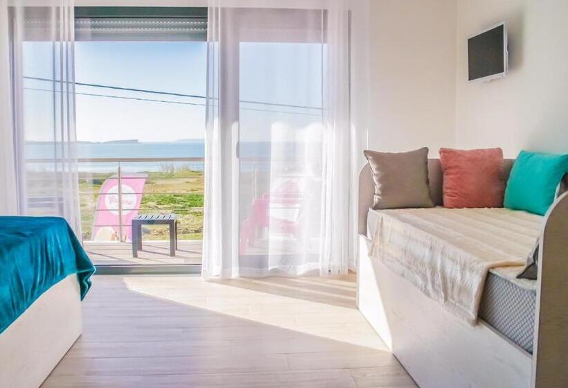 Standard Triple Room with Terrace, Gabana Baleal Beach