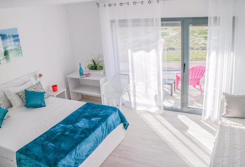 Standard Triple Room with Terrace, Gabana Baleal Beach