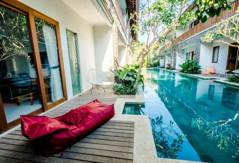 اتاق لوکس, Mahana Living