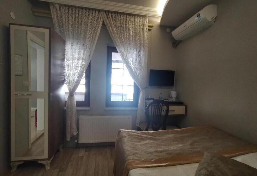 اتاق اکونومی, Sehri̇ Zade Yalisi