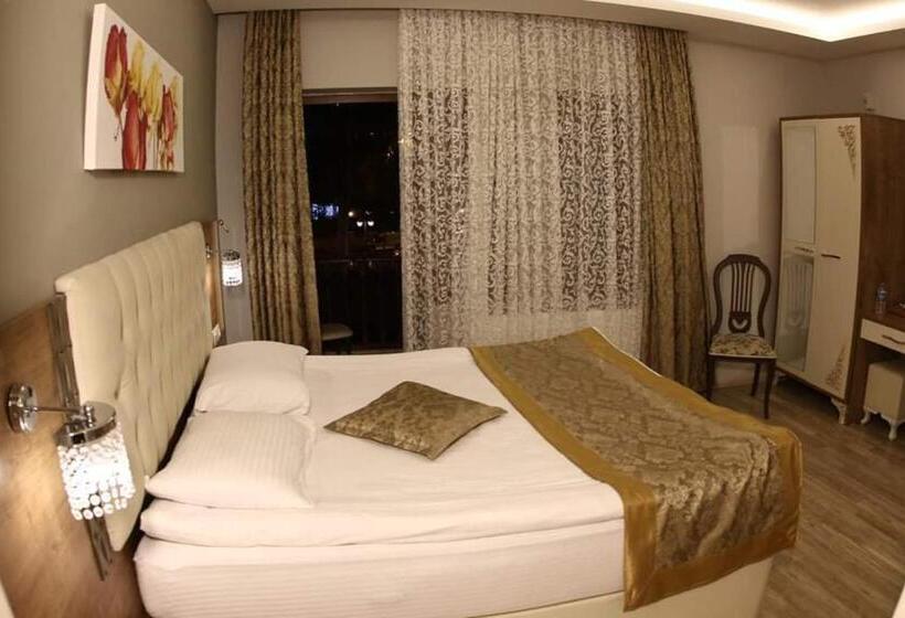 اتاق لوکس با بالکن, Sehri̇ Zade Yalisi