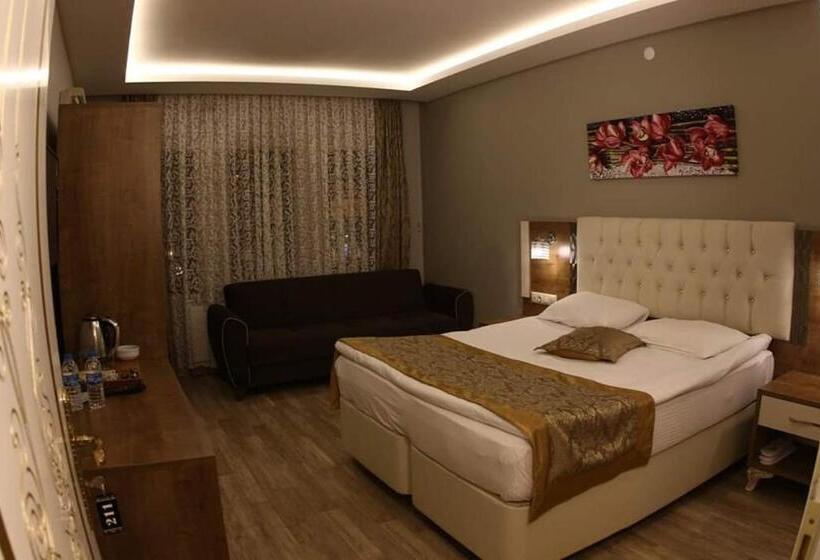 اتاق استاندارد سه تخته با بالکن, Sehri̇ Zade Yalisi