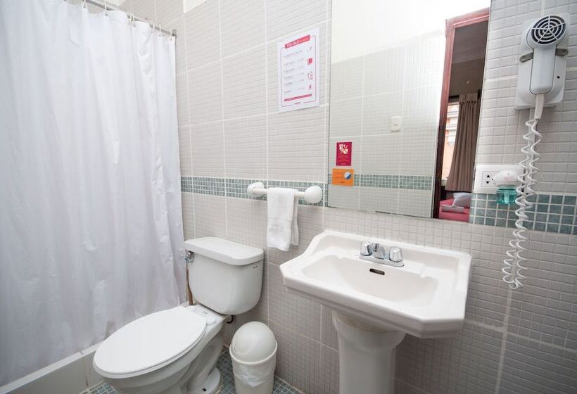 اتاق استاندارد با سرویس بهداشتی مشترک, Pariwana Hostel Lima