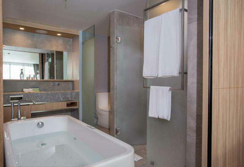 اتاق لوکس با تخت بزرگ, La Vela Khao Lak   Sha Extra Plus