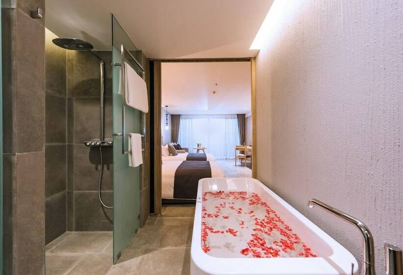 اتاق لوکس با تخت بزرگ, La Vela Khao Lak   Sha Extra Plus