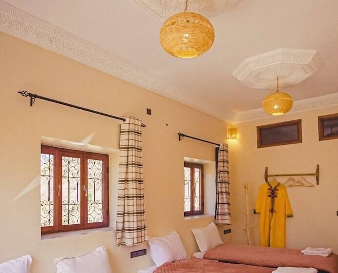 اتاق لوکس چهار تخته, Riad Atlas 4 Seasons
