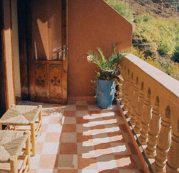 اتاق لوکس چهار تخته, Riad Atlas 4 Seasons