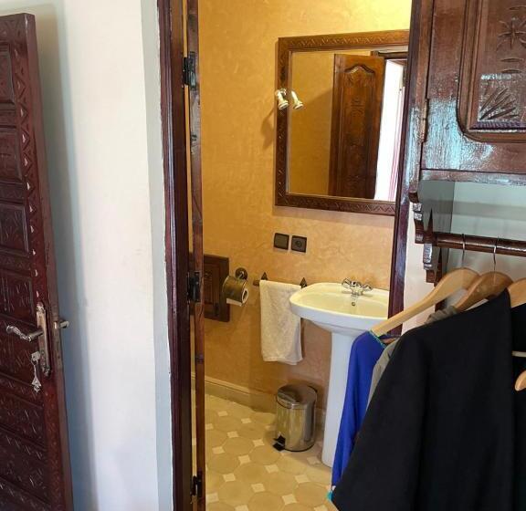 اتاق استاندارد سه تخته با بالکن, Riad Atlas 4 Seasons