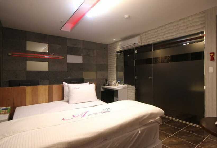 اتاق استاندارد, Anne Motel