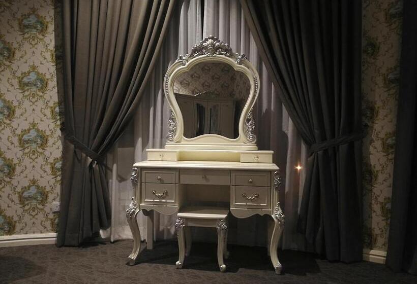 Deluxe Suite King Bed, Casa Bianca