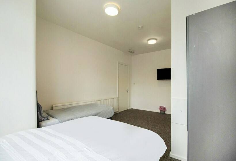 اتاق استاندارد با سرویس بهداشتی مشترک, The Longlands