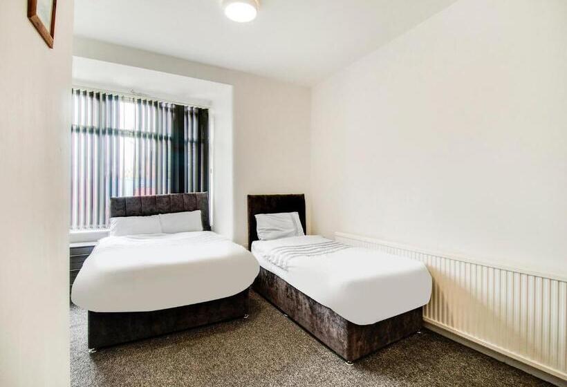 اتاق استاندارد با سرویس بهداشتی مشترک, The Longlands