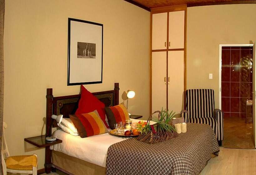اتاق لوکس, Out Of Africa Town Lodge