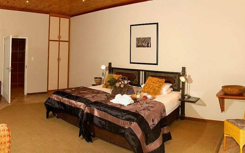 اتاق استاندارد, Out Of Africa Town Lodge