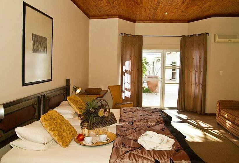 اتاق استاندارد, Out Of Africa Town Lodge