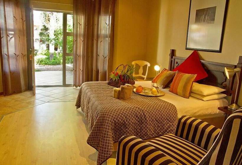 اتاق لوکس, Out Of Africa Town Lodge