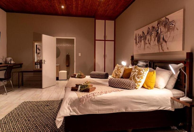 اتاق لوکس, Out Of Africa Town Lodge