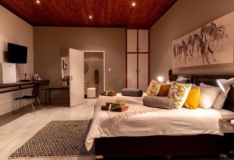 اتاق لوکس, Out Of Africa Town Lodge