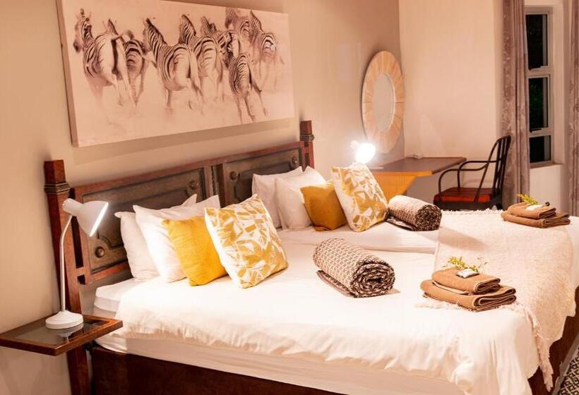 اتاق لوکس, Out Of Africa Town Lodge