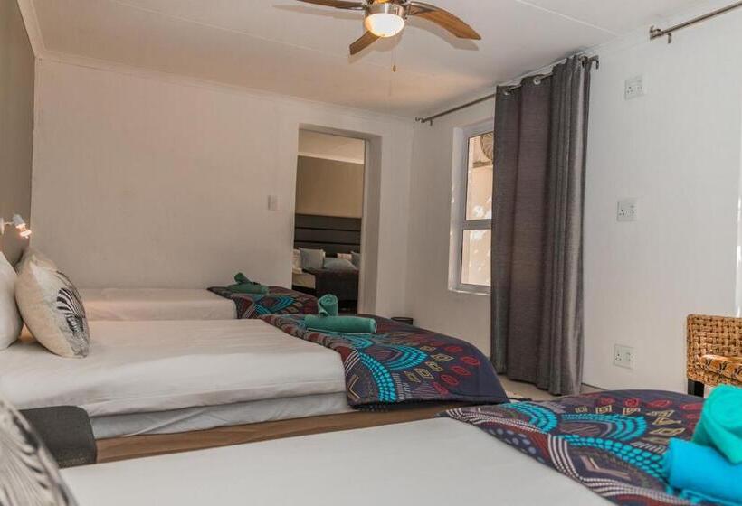 اتاق استاندارد سه نفره, Out Of Africa Town Lodge