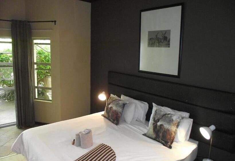 اتاق لوکس, Out Of Africa Town Lodge