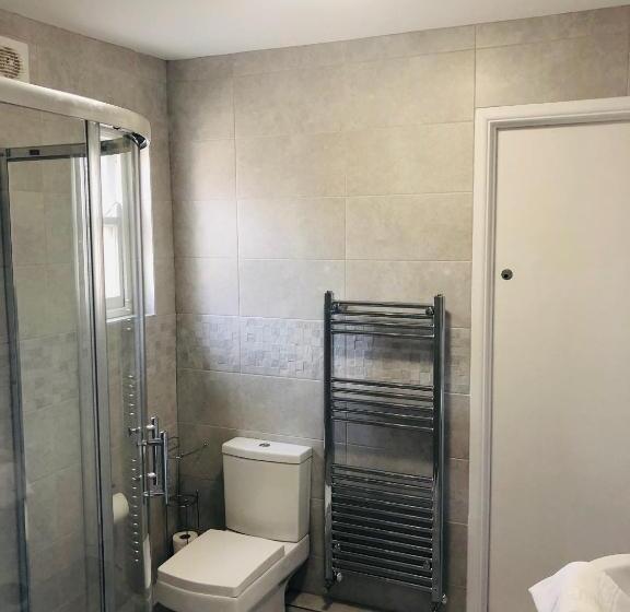 اتاق استاندارد یک نفره, Lady Hamilton Inn
