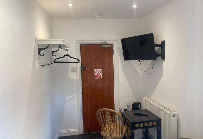 اتاق استاندارد یک نفره, Lady Hamilton Inn