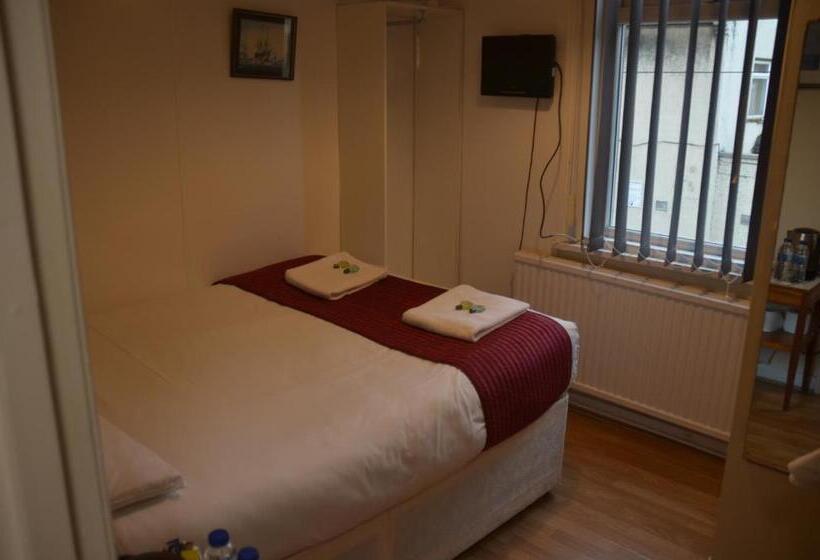 اتاق استاندارد با سرویس بهداشتی مشترک, Lady Hamilton Inn