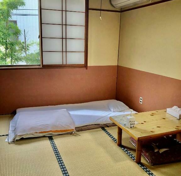 اتاق اکونومی, Umeoka Ryokan