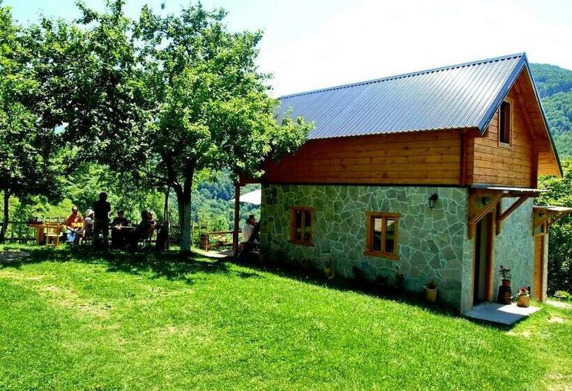 اتاق خانوادگی با چشم‌انداز کوه, Kraljska Koliba   Kralje S Cottage