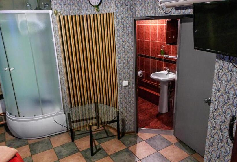 اتاق استاندارد با تخت بزرگ, Mamba