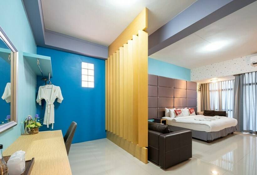 استودیوی استاندارد, The Iconic Hotel Ranong