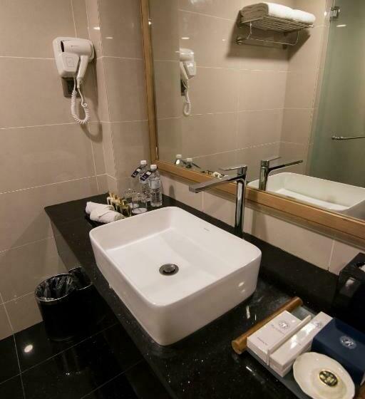 سوئیت با بالکن, Royale Chulan Cherating Villa