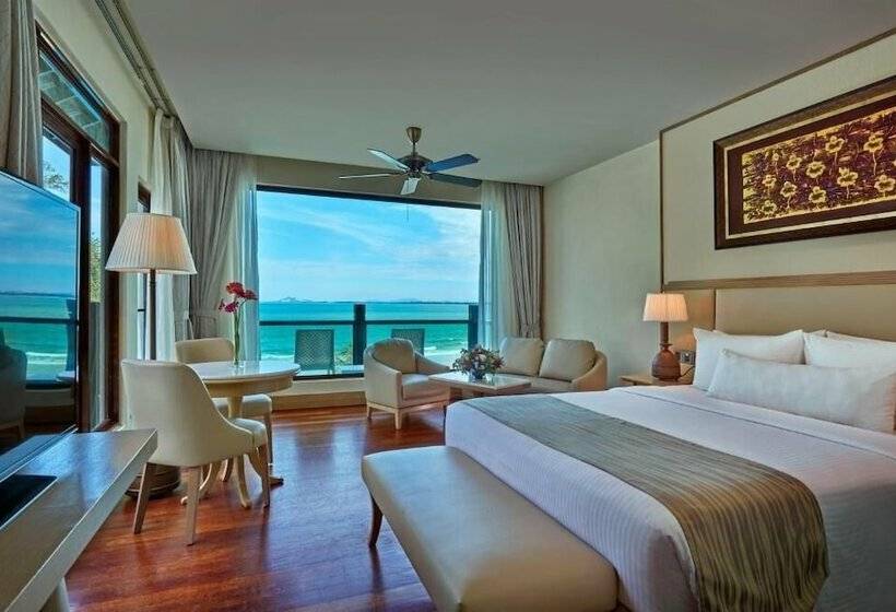 سوئیت با بالکن, Royale Chulan Cherating Villa