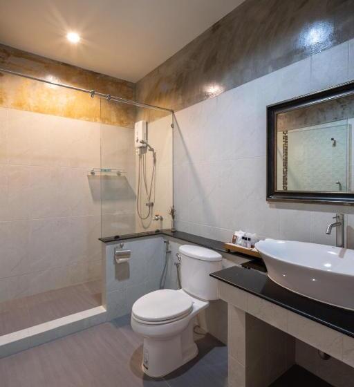 استودیوی استاندارد, The Iconic Hotel Ranong