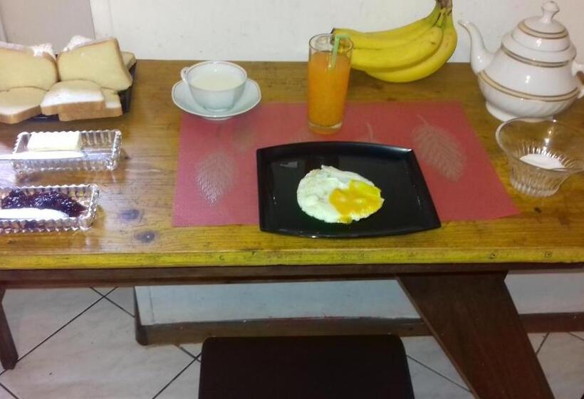 اتاق لوکس با چشم‌انداز دریا, Villa Crocodile Beach