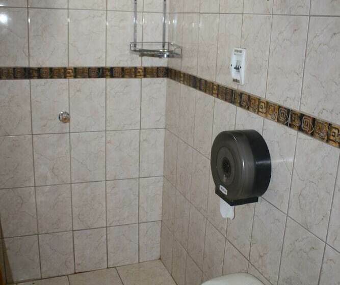 اتاق استاندارد با سرویس بهداشتی مشترک, Big Vacation Hostel