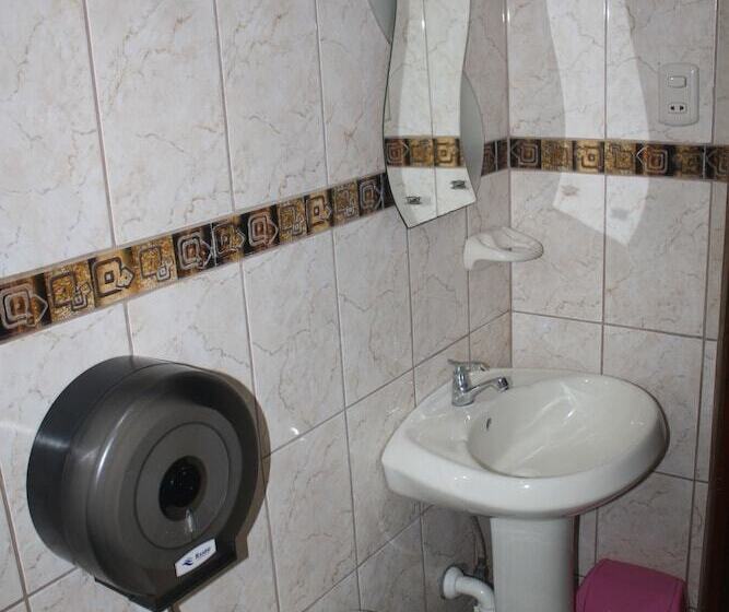 اتاق استاندارد با سرویس بهداشتی مشترک, Big Vacation Hostel