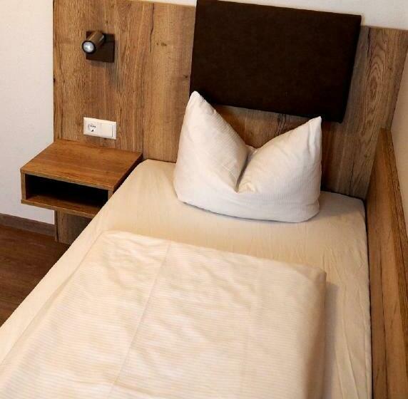اتاق استاندارد یک نفره, Gasthof Hotel Esterer