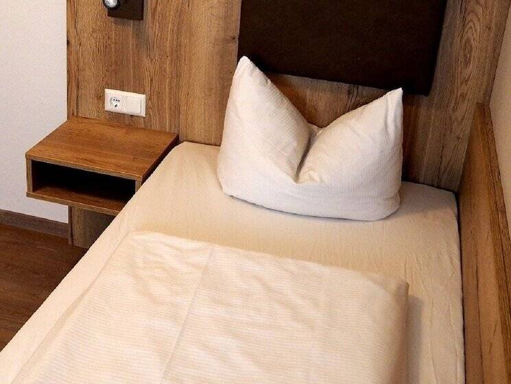 اتاق استاندارد یک نفره, Gasthof Hotel Esterer
