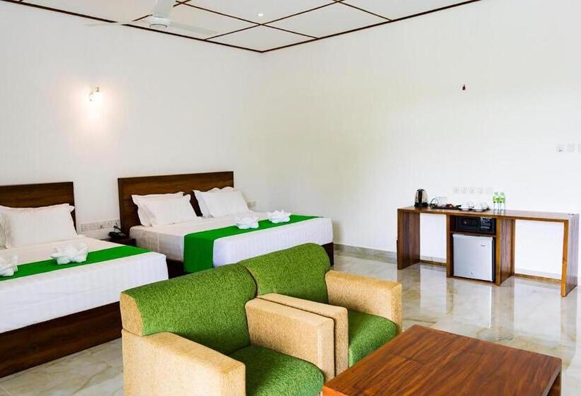 اتاق لوکس خانوادگی, Yala Hotel Elephant Eye